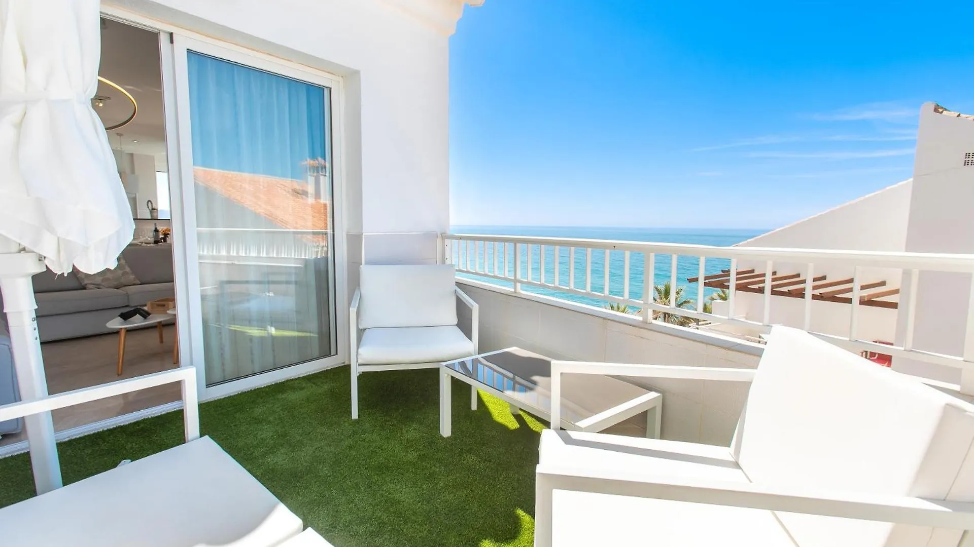 Luxury Sea View Apartment 네르하