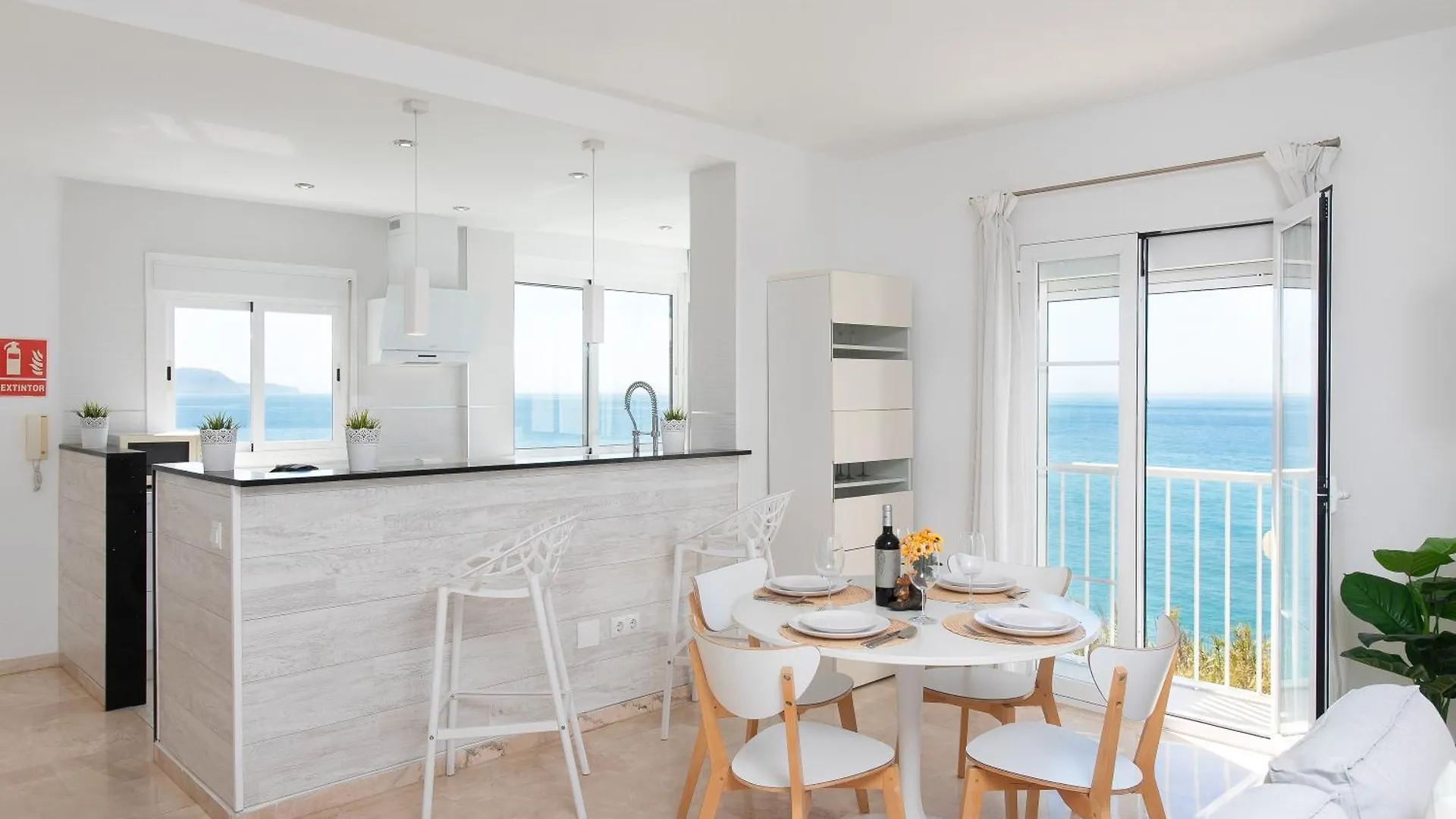 Luxury Sea View Apartment 네르하