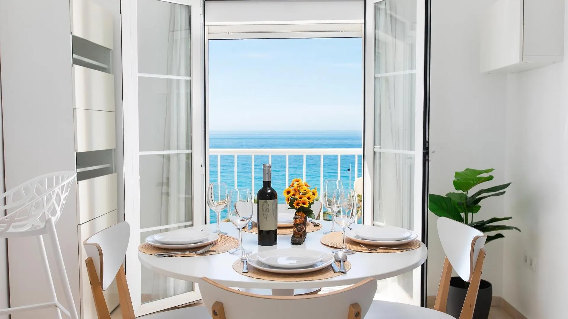 Luxury Sea View Apartment 네르하 스페인